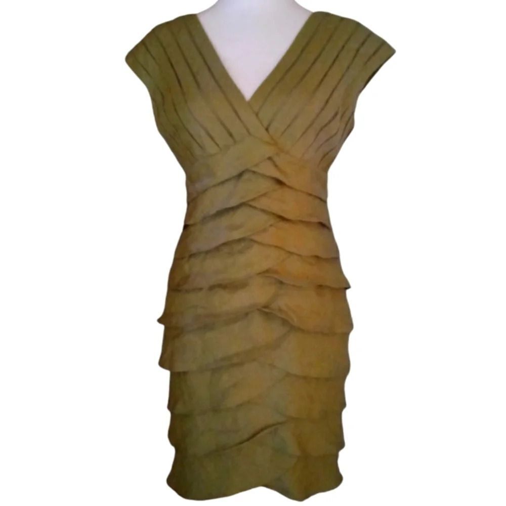 Adrianna Papell Iridescent Green Lettuce Skirt Holiday Cocktail Dress Size 4